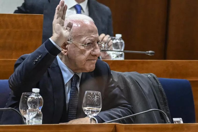 De Luca: “Ora Parlamento approvi proposte Regione Campania” 